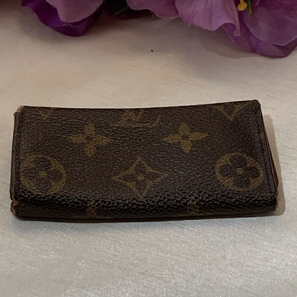 Authentic Louis Vuitton Monogram 4 Key Wallet - Picture 4 of 8